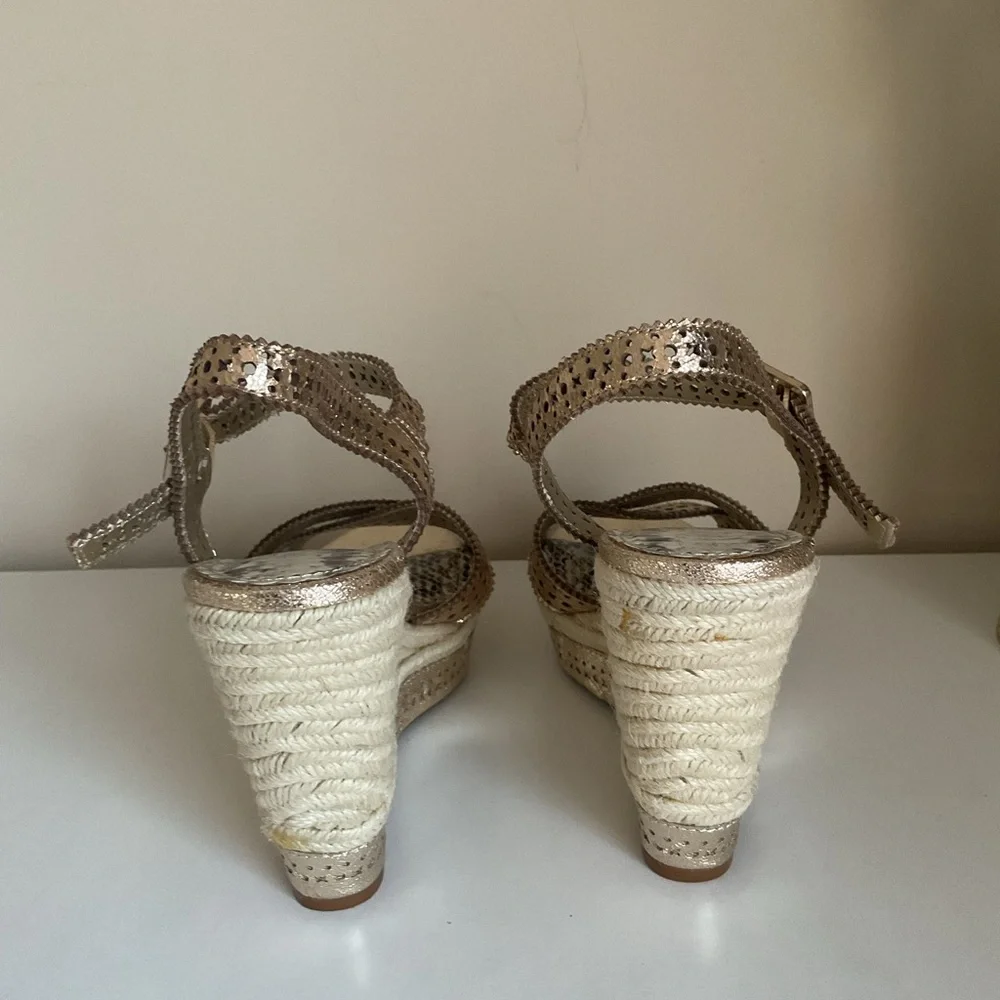 Gianni Bini Gold Metallic Espadrille Platform Wedge Sandals Size 8